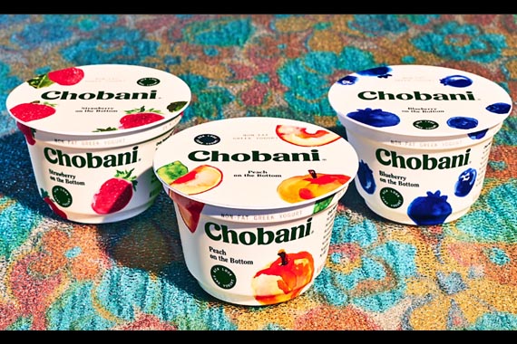 Arte folk y polvo de hadas: Cómo Chobani espera hacer crecer su marca
